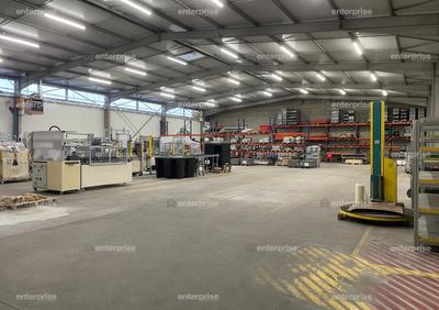 Local d'activité / Entrepôt - 2 550 m²