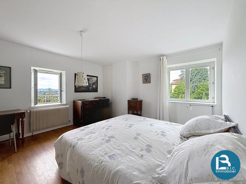 Maison ancienne - 217 m² - 6 pièces