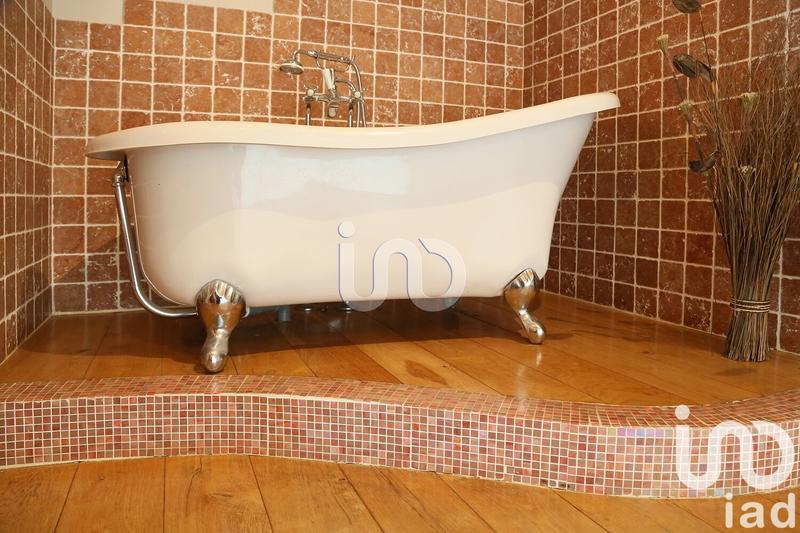 Maison - 213 m² - 6 pièces