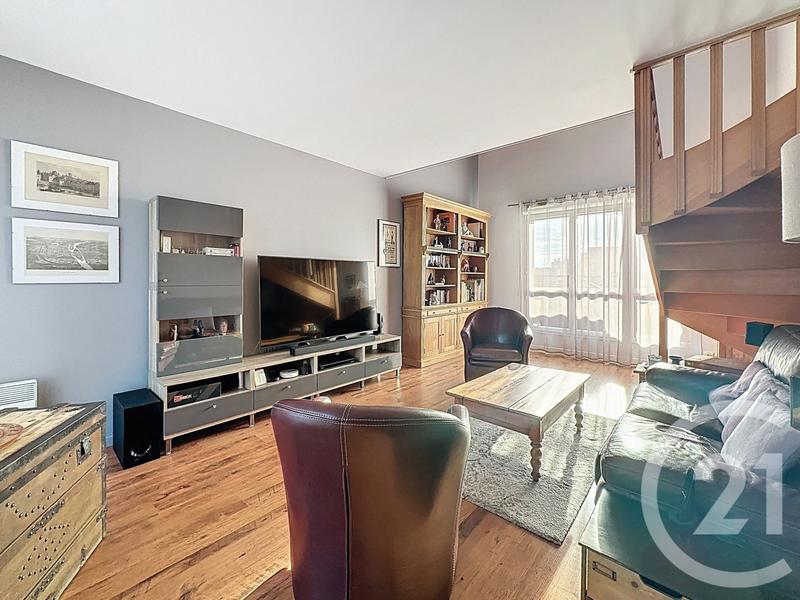 Appartement - 98 m² - 5 pièces