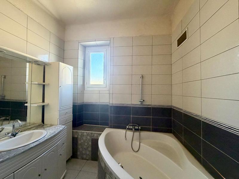 Maison - 198 m² - 7 pièces