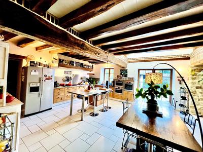 Maison - 185 m² - 7 pièces