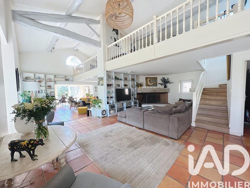 Maison - 285 m² - 7 pièces
