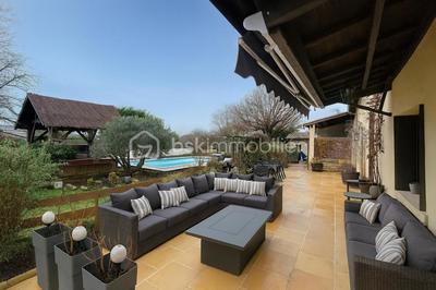 Propriété - 380 m² - 12 pièces