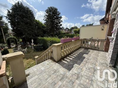 Maison - 90 m² - 5 pièces