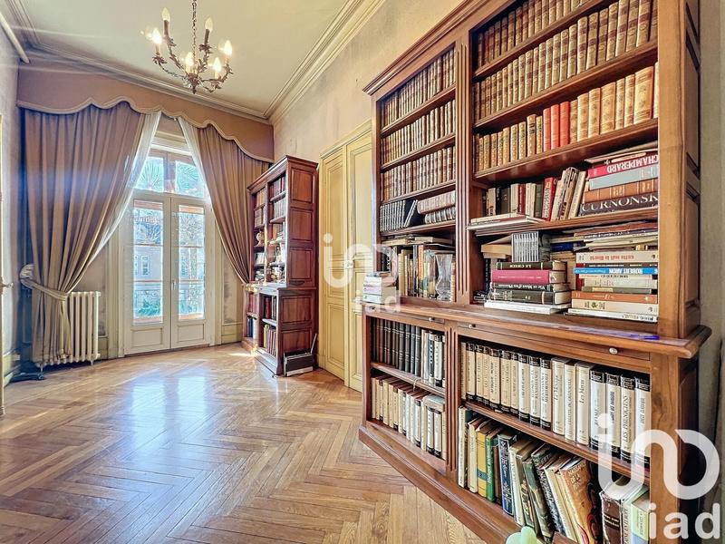 Maison - 480 m² - 23 pièces