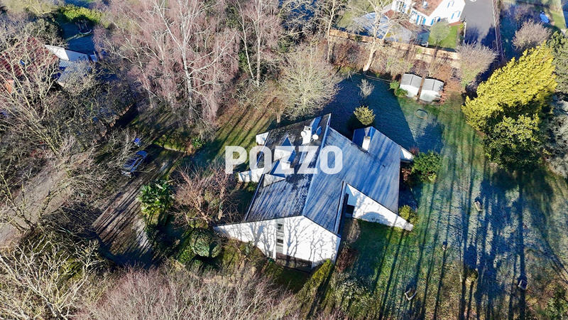 Maison - 253 m² - 7 pièces