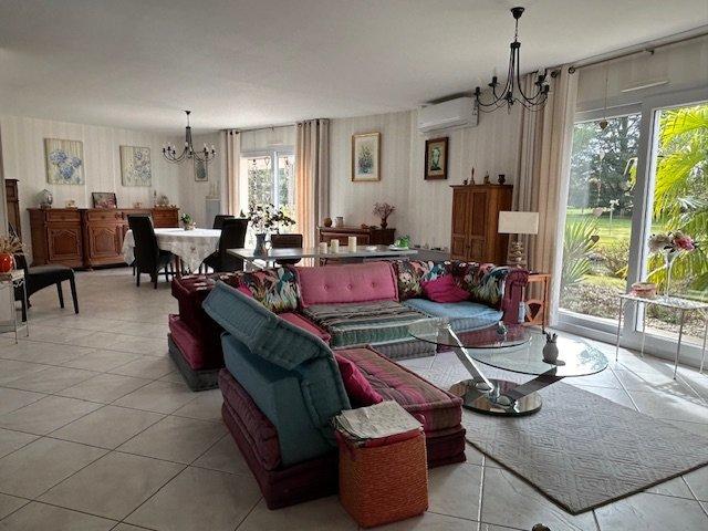 Pavillon - 162 m² - 6 pièces