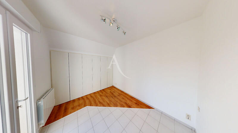 Maison - 240 m² - 7 pièces