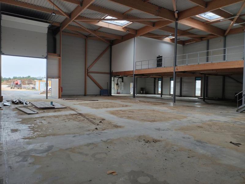 Local d'activité / Entrepôt - 872 m²