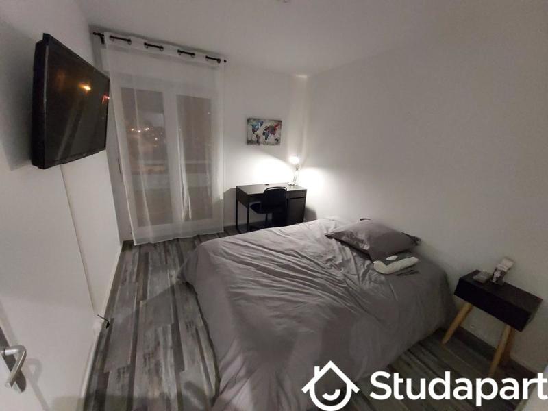 Chambre - 14 m² - 1 pièce