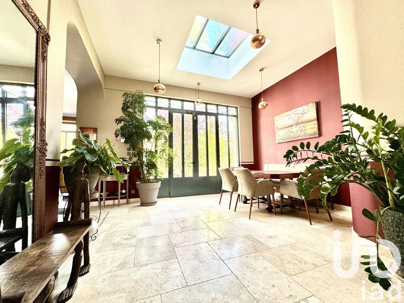 Château - 255 m² - 10 pièces