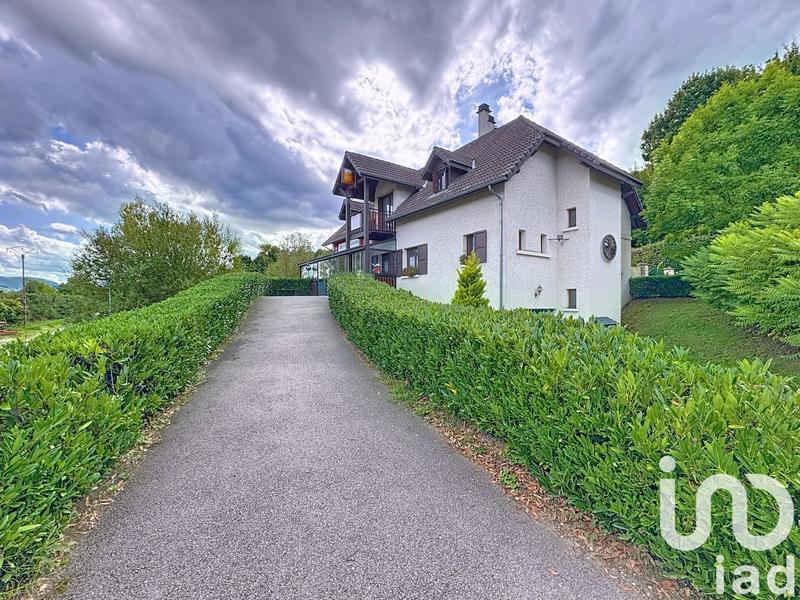 Maison - 275 m² - 8 pièces