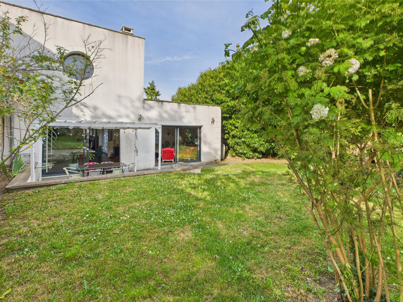 Maison - 203 m² - 8 pièces