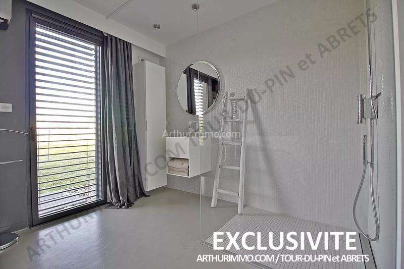 Maison - 222 m² - 6 pièces