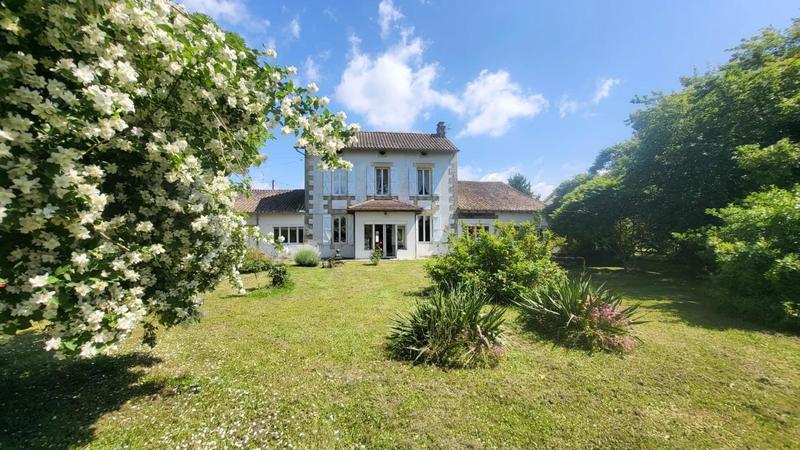 Maison ancienne - 213 m² - 8 pièces