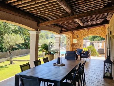 Propriété - 144 m² - 6 pièces