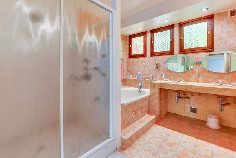 Villa - 245 m² - 7 pièces