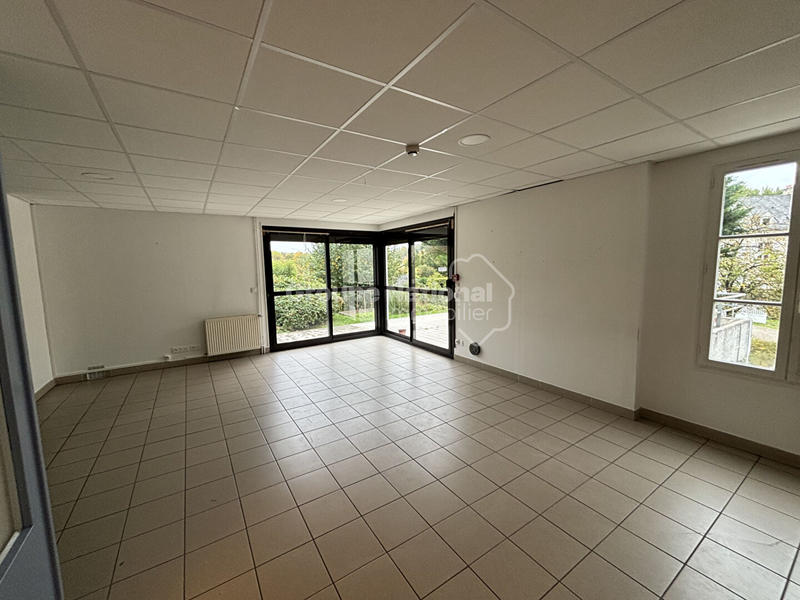 Maison - 319 m² - 12 pièces