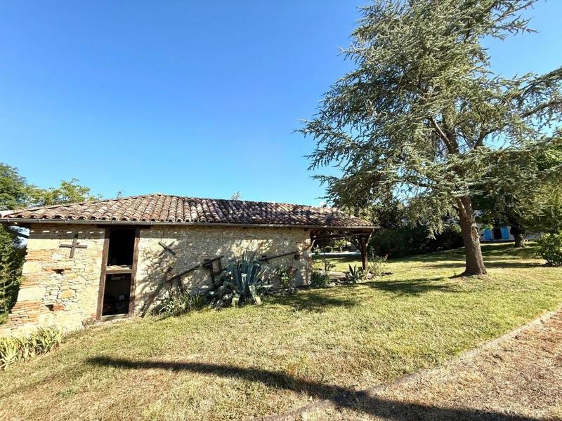 Maison - 248 m² - 7 pièces