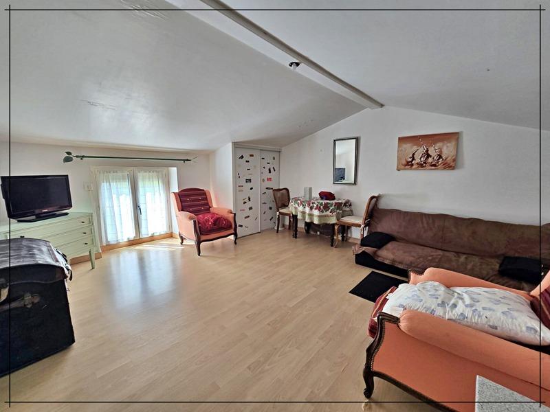 Propriété - 350 m² - 9 pièces