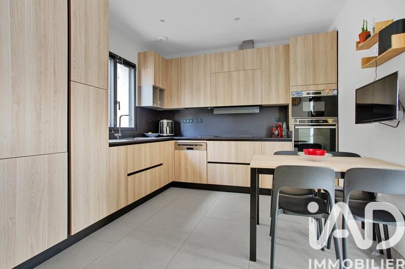 Maison de maîtres - 267 m² - 13 pièces