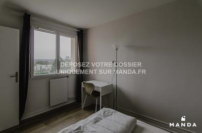 Chambre - 11 m² - 4 pièces