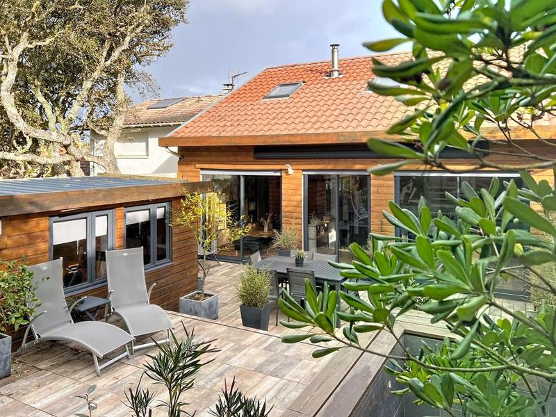 Maison d'architecte - 90 m² - 5 pièces