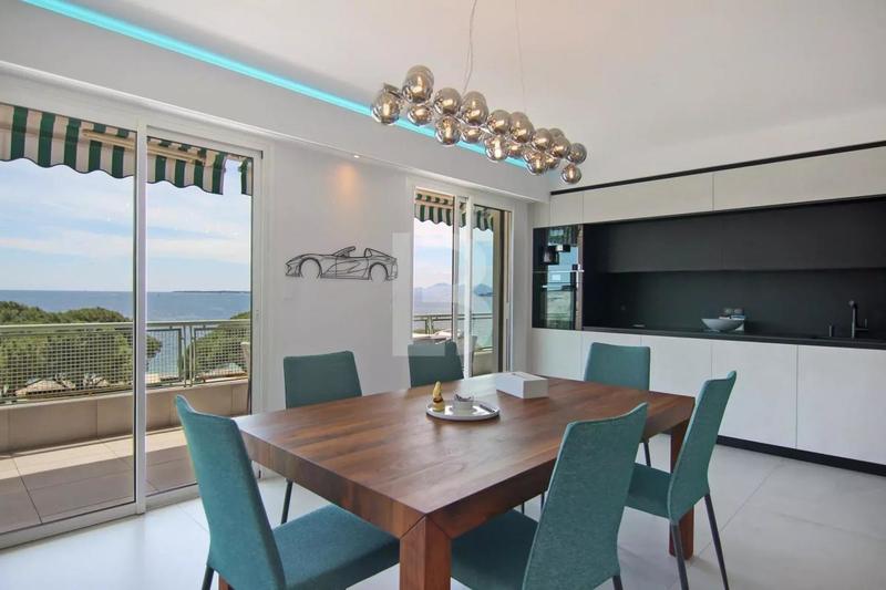 Appartement - 148 m² - 5 pièces