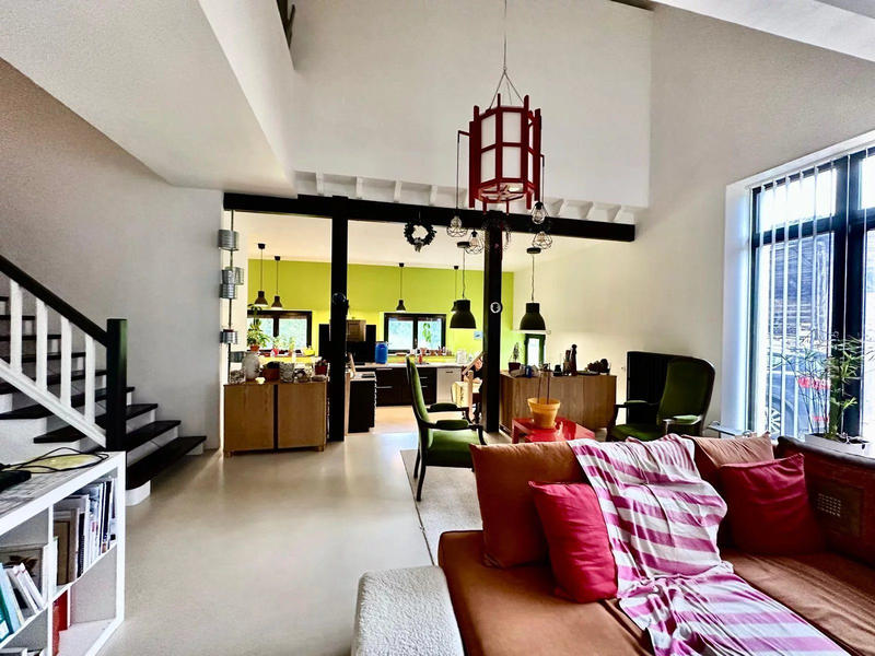 Maison traditionnelle - 219 m² - 9 pièces