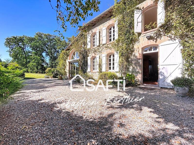 Maison de maîtres - 312 m² - 8 pièces