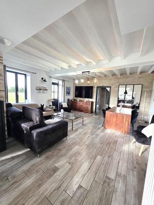 Maison - 200 m² - 9 pièces