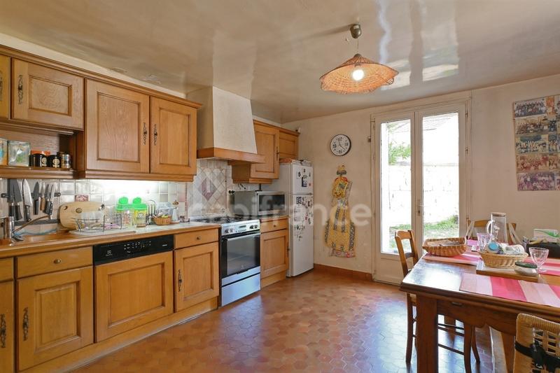 Maison - 230 m² - 9 pièces