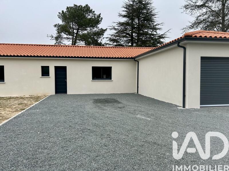 Maison - 110 m² - 4 pièces