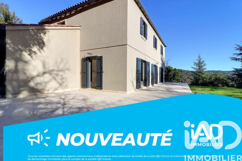 Maison - 227 m² - 6 pièces