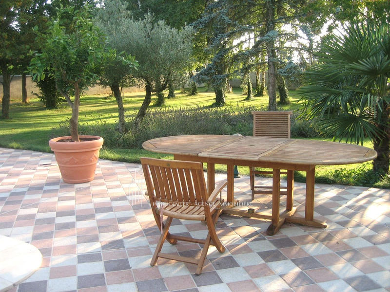 Villa - 220 m² - 9 pièces