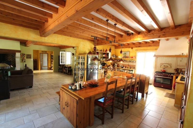 Propriété - 283 m² - 8 pièces