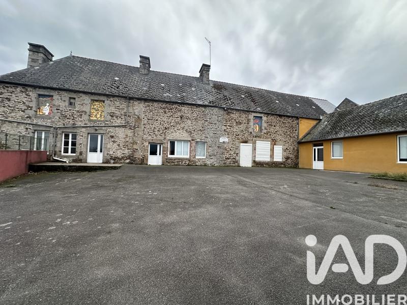 Maison de village - 680 m² - 10 pièces