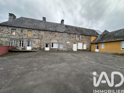 Maison de village - 760 m² - 10 pièces