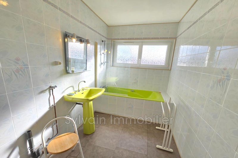 Maison - 180 m² - 8 pièces