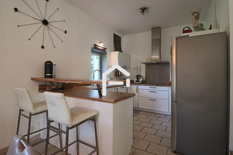 Maison - 259 m² - 8 pièces