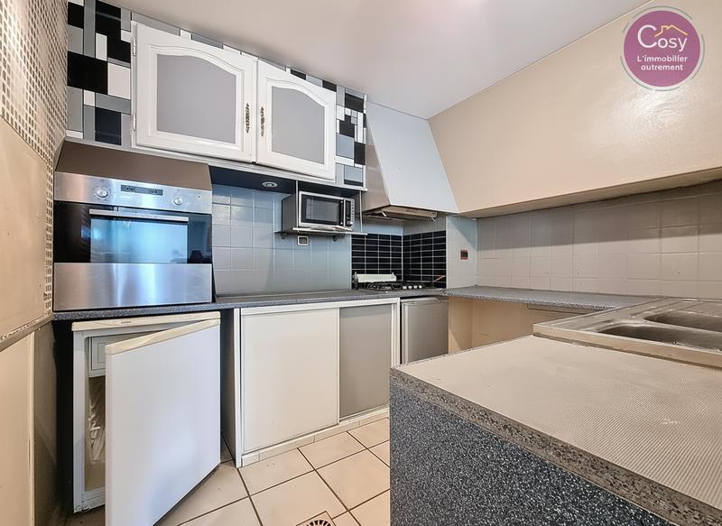 Local commercial - 75 m² - 3 pièces