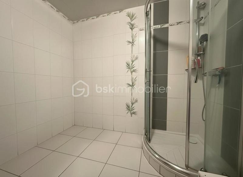 Maison traditionnelle - 94 m² - 5 pièces