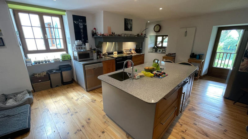 Maison - 310 m² - 9 pièces