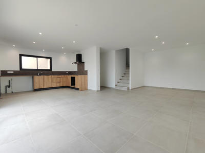 Maison - 96 m² - 4 pièces