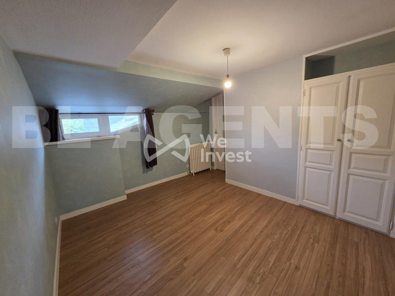 Maison - 202 m² - 8 pièces