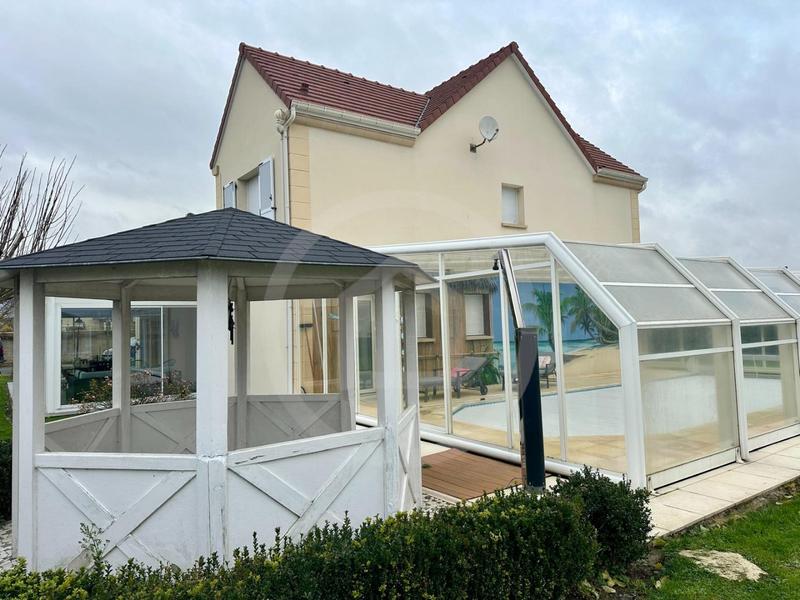 Maison - 196 m² - 7 pièces