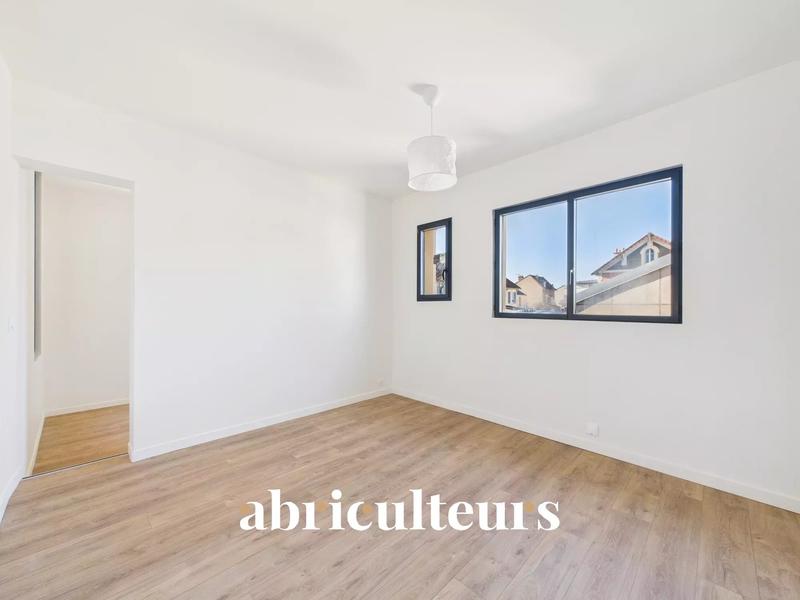 Maison - 25 m² - 5 pièces