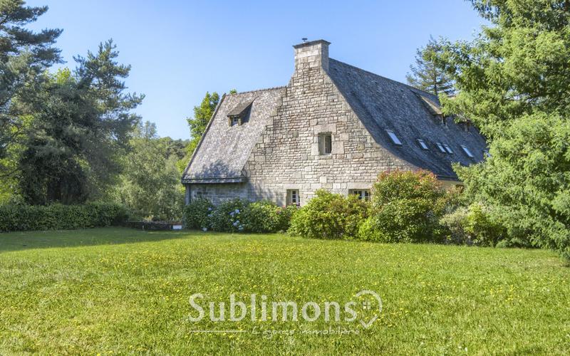 Maison - 283 m² - 9 pièces