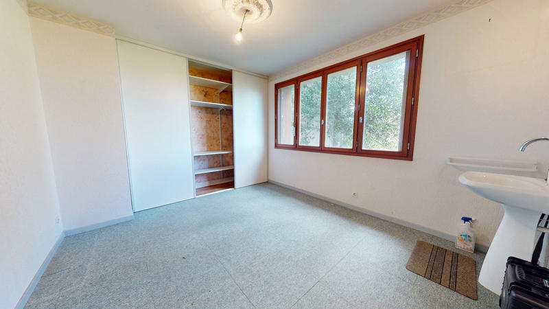 Maison - 250 m² - 11 pièces